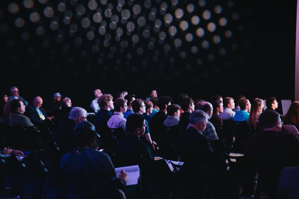 Plateia numa conferência internacional